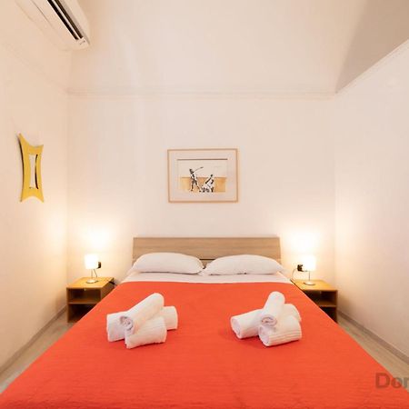 Villari Guest House By Domusextra Napoli Ngoại thất bức ảnh
